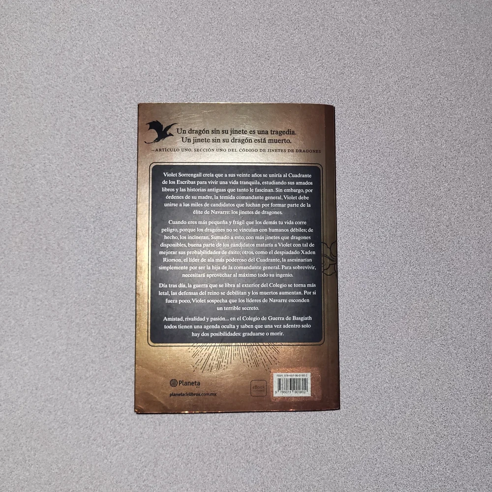 Alas de Sangre Hardcover Book - Picture 6 of 13